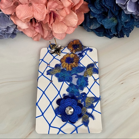 Haute Couture Blue Diamond Fishnet Stockings with 3D Flowers & Crystal Bumblebee - Picture 9 of 16